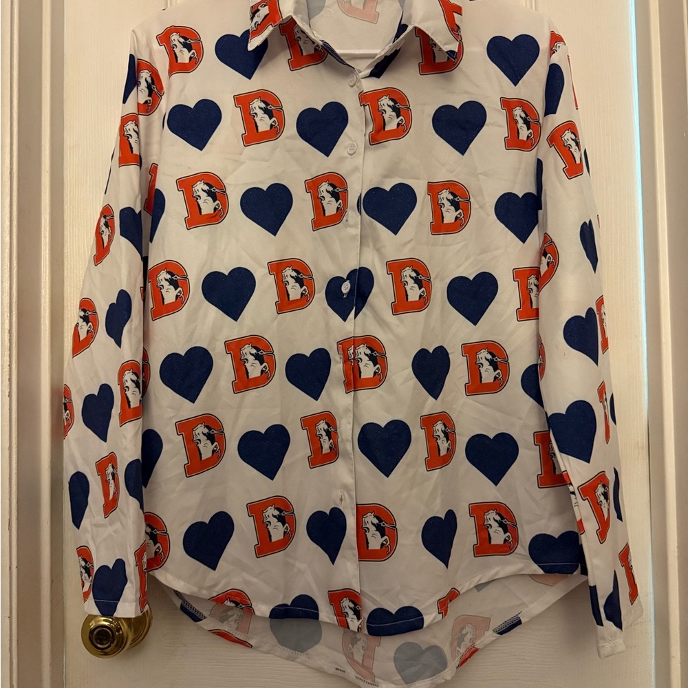 Denver Broncos Women’s Custom Shirt. Women’s Medium